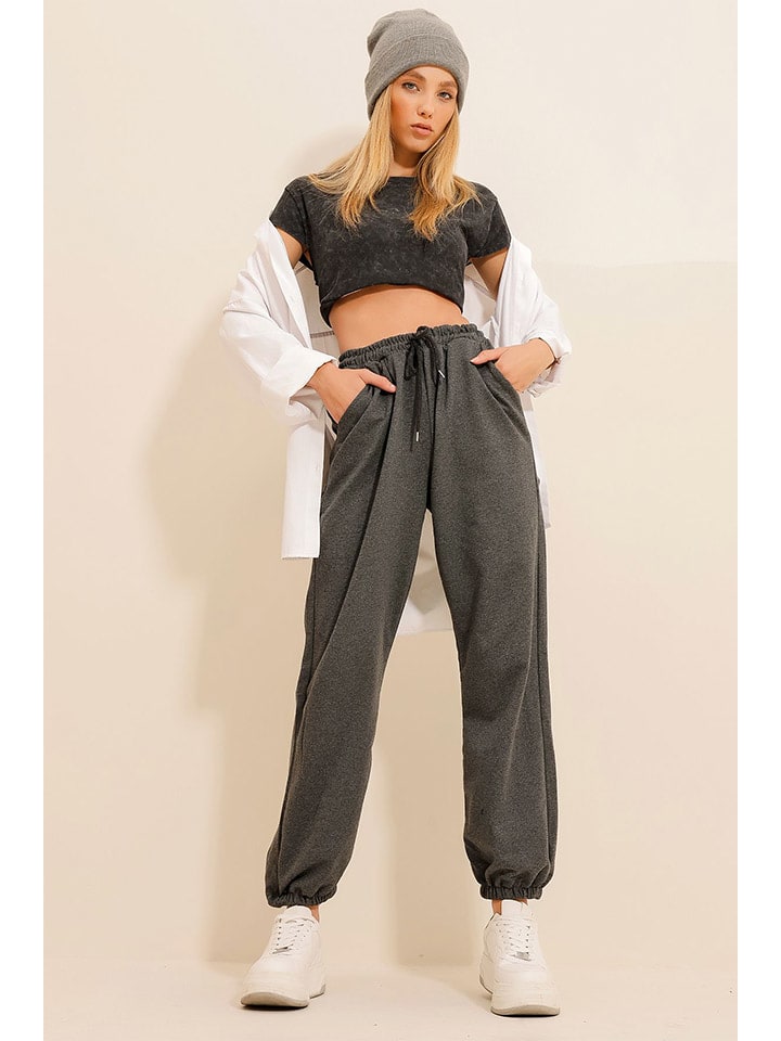 Trend Alacati Sweathose in Anthrazit - 5
