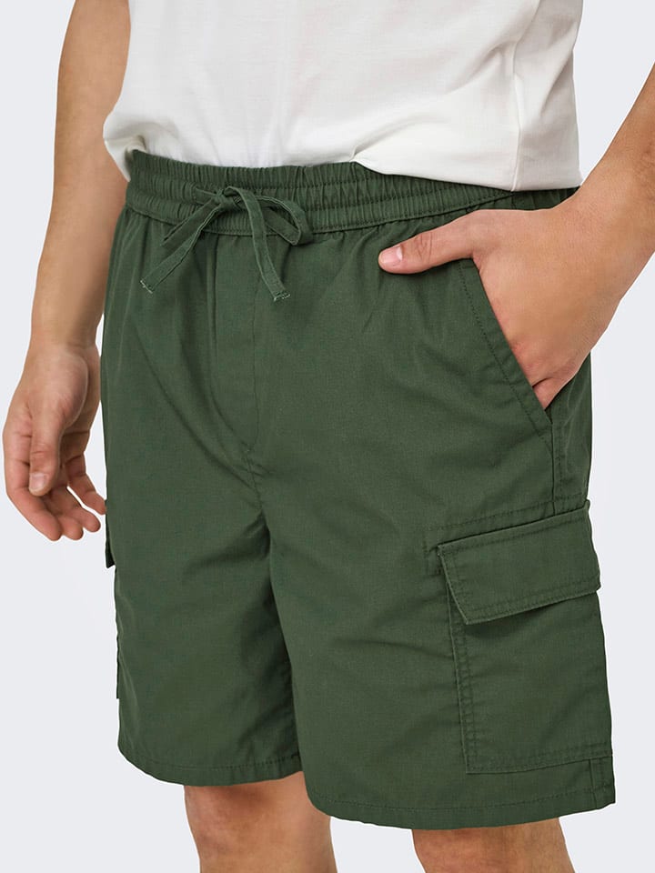 Kraťasy ONLY & SONS Grün 1926678 Shorts in Grün - 3