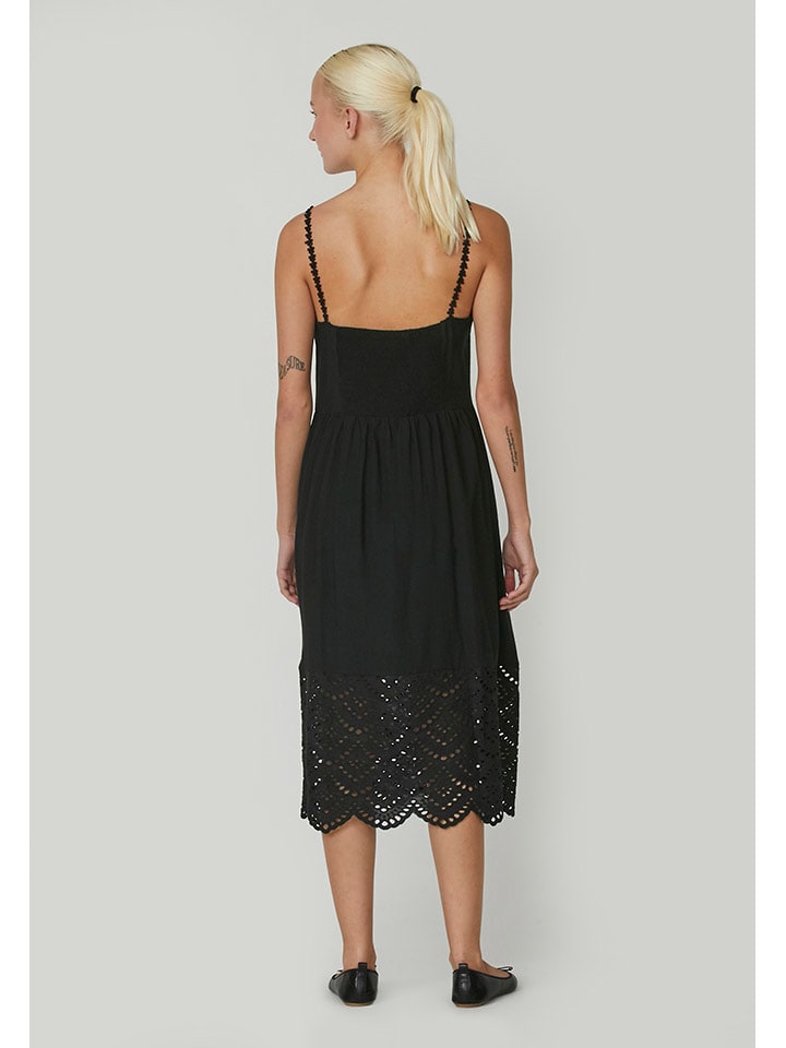 Šaty SisterS point Schwarz 1049751 Kleid in Schwarz - 2
