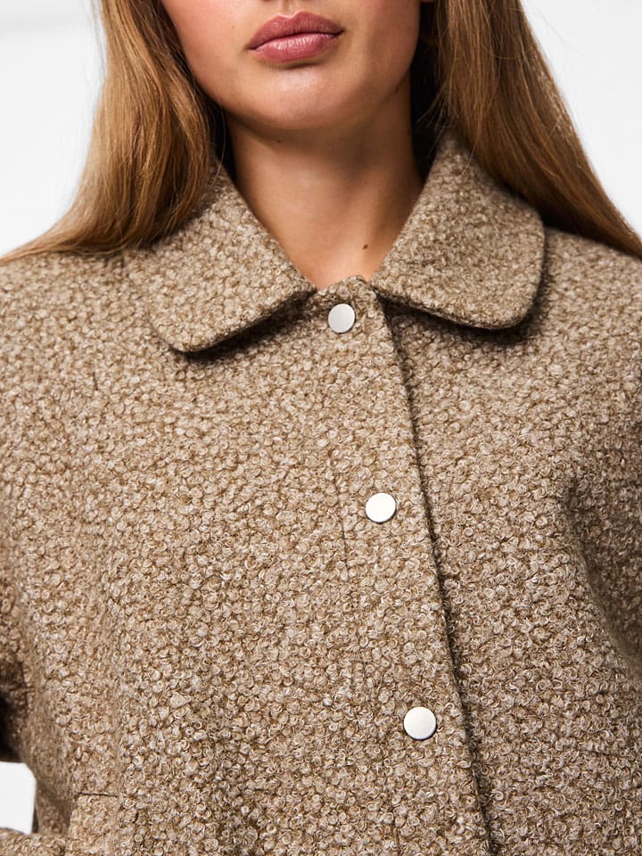 Dámska bunda Pieces Camel 7945528 Teddyjacke "Pcnadia" in Camel - 5