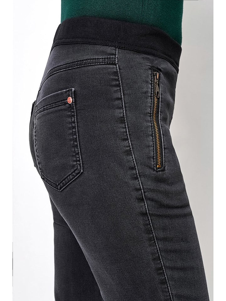 Nohavice Relaxed by TONI Schwarz 1849579 Jeggings - Slim fit - in Schwarz - 3