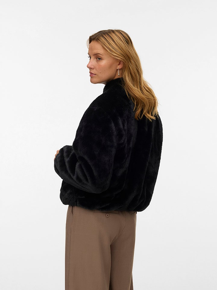 Bunda Vero Moda Schwarz 7531774 Kunstpelzjacke "VMSONJALIGA" in Schwarz - 2