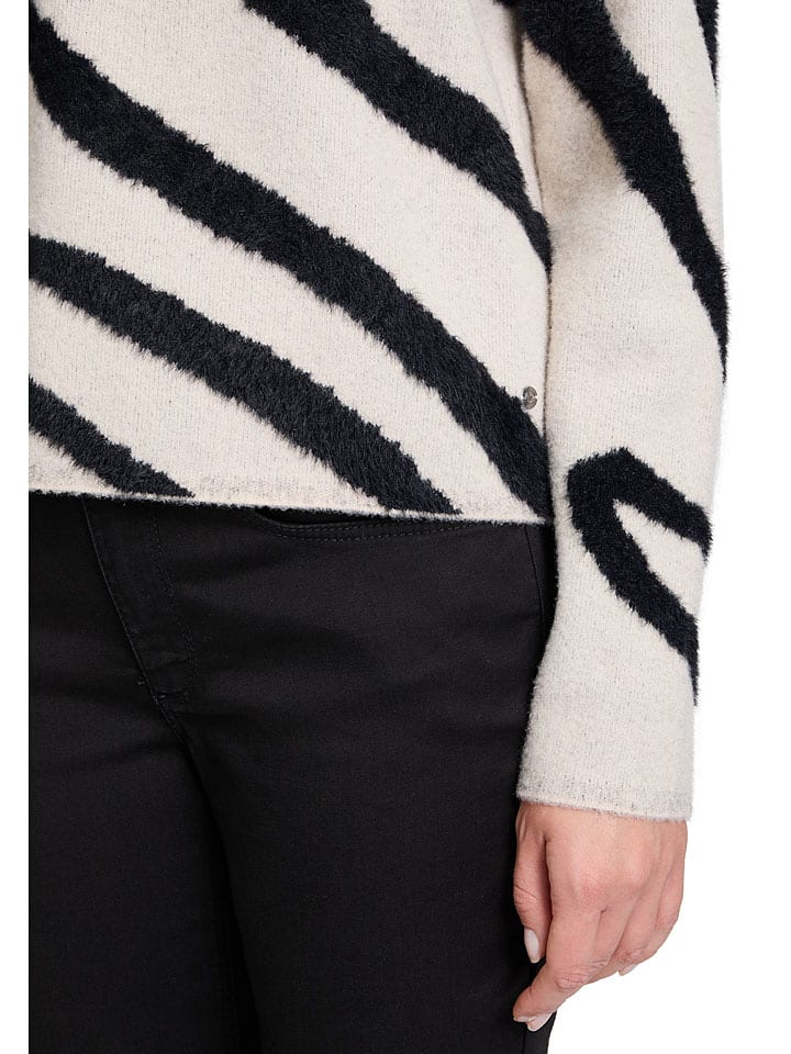 Sveter BETTY & CO Creme/ Schwarz 1436833 Pullover in Creme/ Schwarz - 5