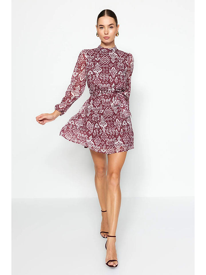 Šaty trendyol Bordeaux/ Weiß 6012562 Kleid in Pink - 1