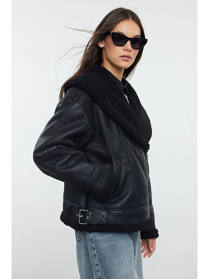 Dámska bunda trendyol Schwarz 1156349 Kunstlederjacke in Schwarz - 1