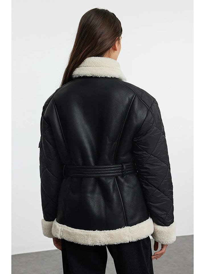 Dámska bunda trendyol Schwarz 8606005 Kunstlederjacke in Schwarz - 3