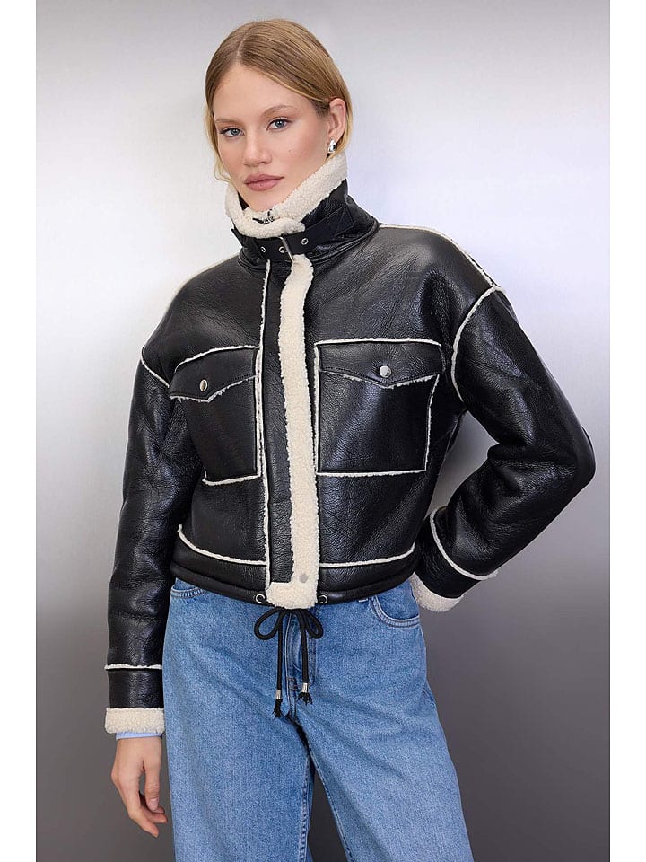 Dámska bunda trendyol Schwarz/ Creme 4422152 Winterjacke in Schwarz/ Creme - 2
