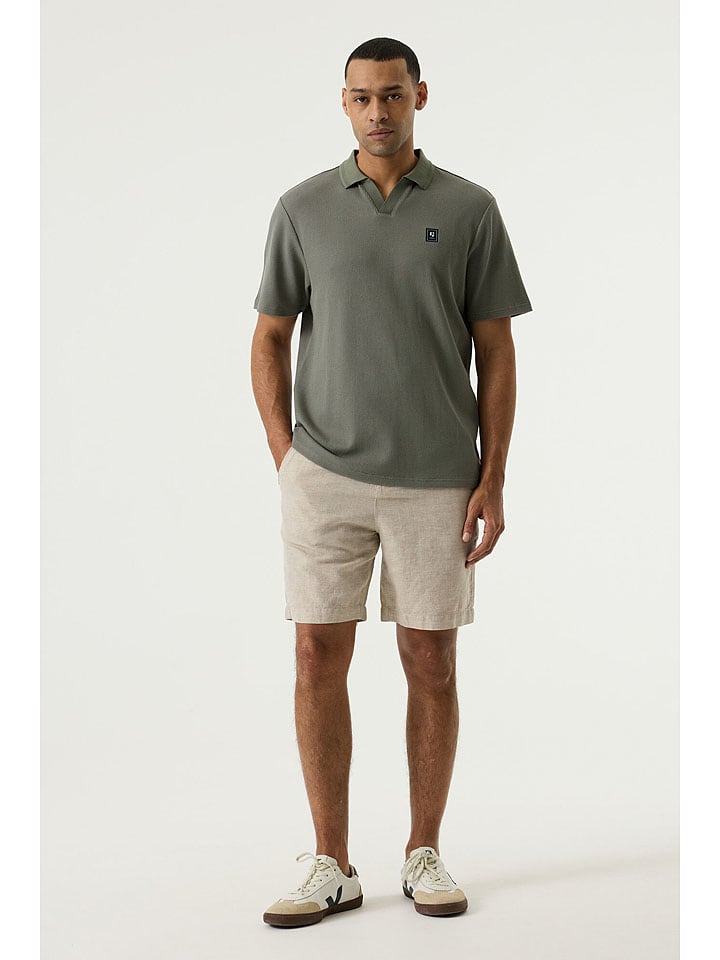 Kraťasy Garcia Beige 4429847 Shorts in Beige - 4