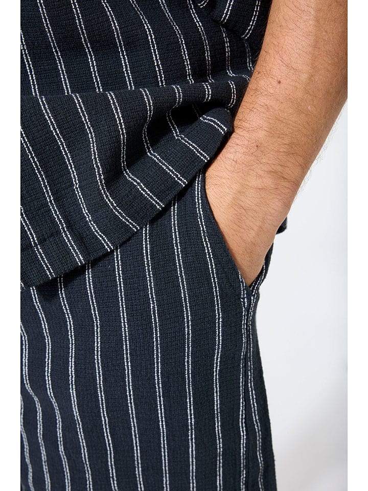 Kraťasy Garcia Dunkelblau 2724569 Shorts in Dunkelblau - 3